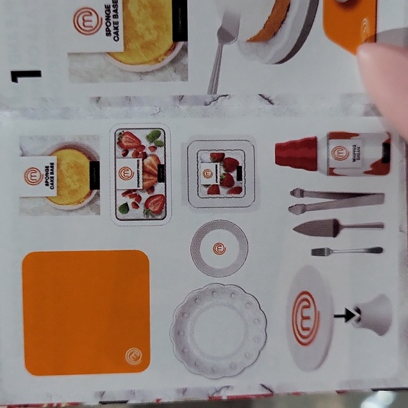 Zuru Mini Brands Create MasterChef Strawberry Cake - Picture 2 of 3